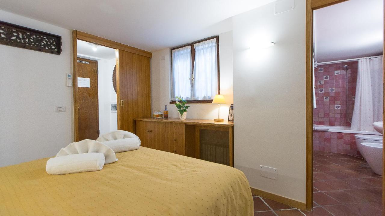 Bovari Apartment Rom Eksteriør billede